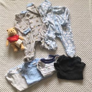 BUNDLE 0\3 Month 2 FOOTIES 4 ONESIES NWOT